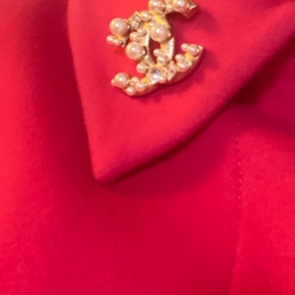 Gorgeous Authentic Chanel Brooch - Picture 8 of 11